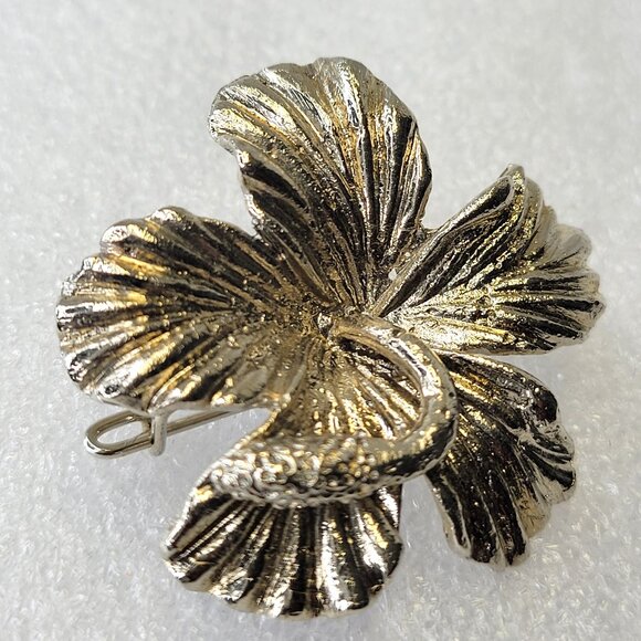 Large Rhodium Plated Hibiscus Brooch Pin - Picture 1 of 10